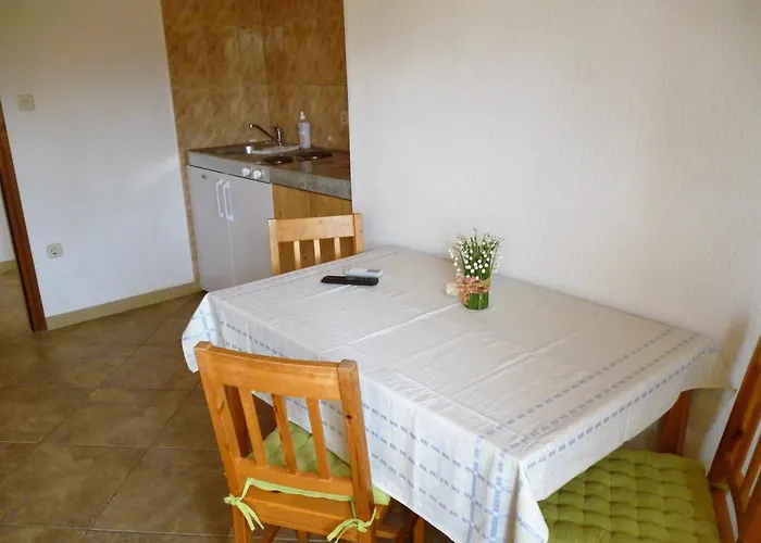 With Parking Space Seline, Paklenica - 25366 塞利讷
